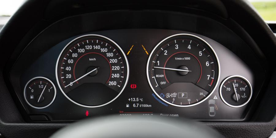 Панель приборов BMW 430i Coupe M Sport Package 2016 года  (AU) (фото 7 из 19)